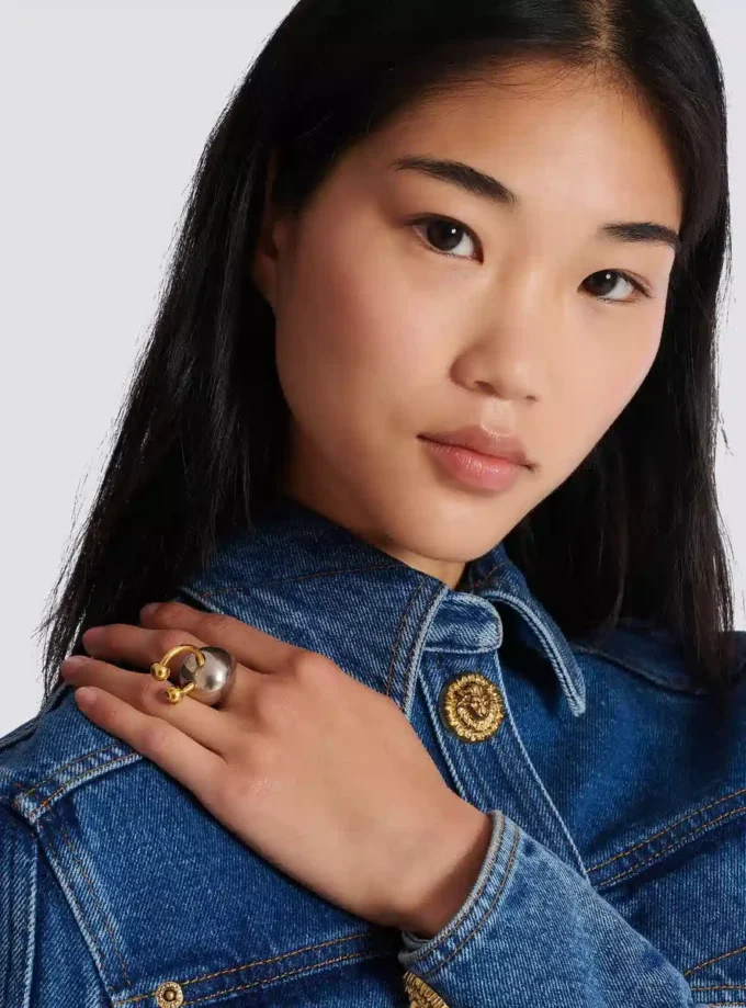 Sfärisk ring med piercing