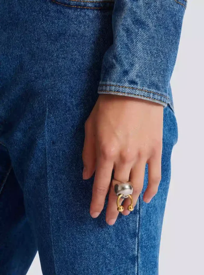 Sfärisk ring med piercing