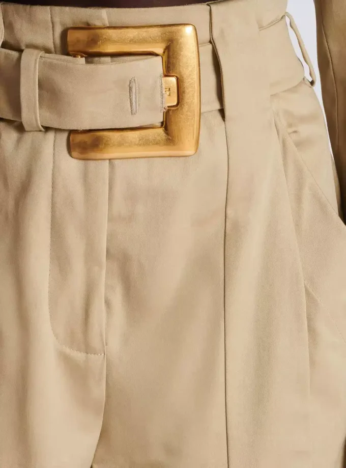 Shorts i bomullsgabardin med bälte Shorts i bomullsgabardin med bälte