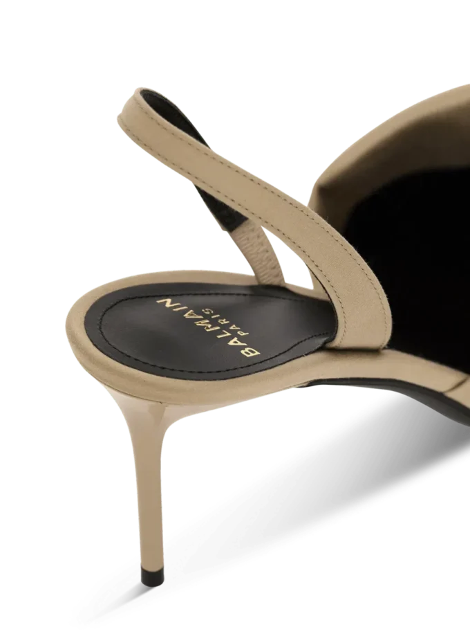 Slingbacks i bomullsgabardin med piercing