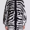Stickad klänning med zebraintarsia