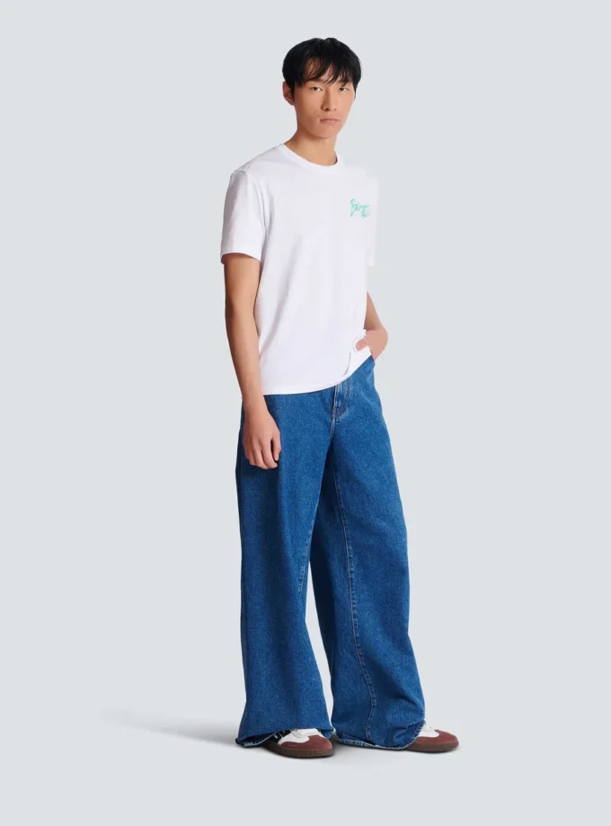 T-shirt med Balmain Paris Brush-tryck T-shirt med Balmain Paris Brush-tryck