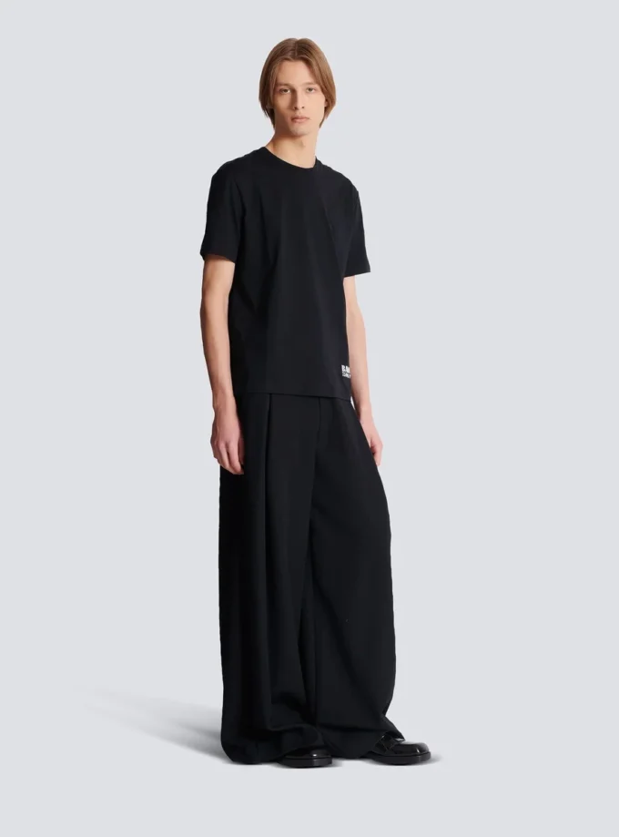 T-shirt med liten Balmain-stämpel T-shirt med liten Balmain-stämpel