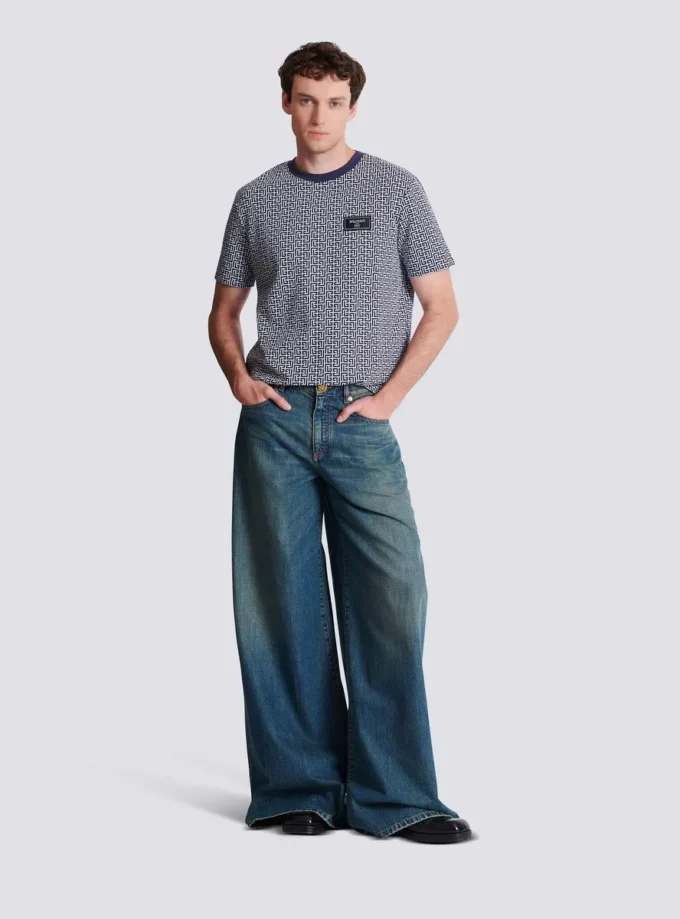 T-shirt med monogram och Balmain Couture-etikett