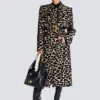Trenchcoat med bälte i jacquard med leopardmönster Trenchcoat med bälte i jacquard med leopardmönster