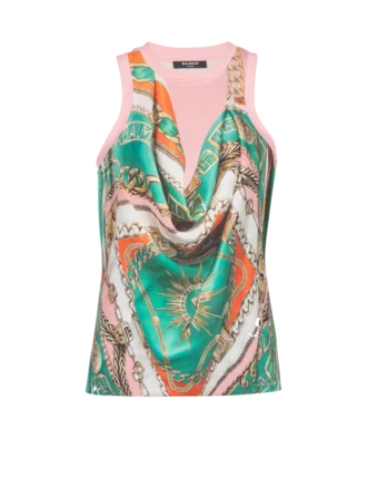 Trompe-l’œil-inspirerad väst med Balmain Foulard-tryck
