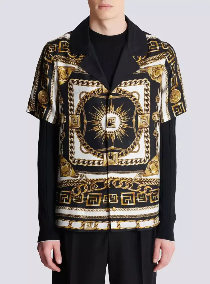 Tryckt pyjamas skjorta med Foulard Chaînes-mönster Tryckt pyjamas skjorta med Foulard Chaînes-mönster