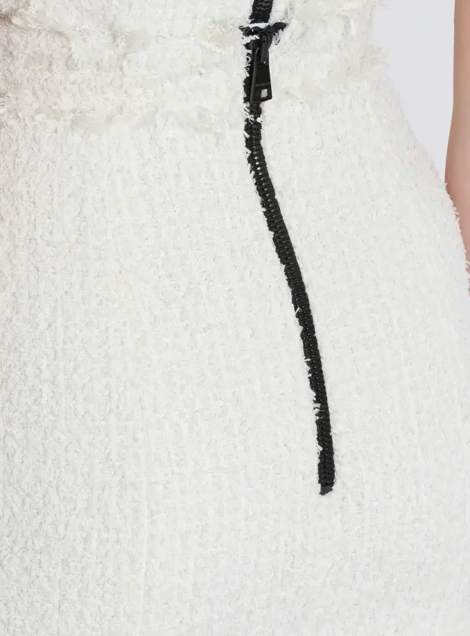 Tweedkjol med broderade kärleksbrev Tweedkjol med broderade kärleksbrev